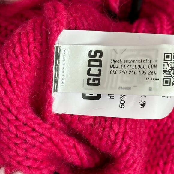 GCDS Red Distressed Hello Kitty Wool Alpaca Blend Sweater - Picture 10 of 12